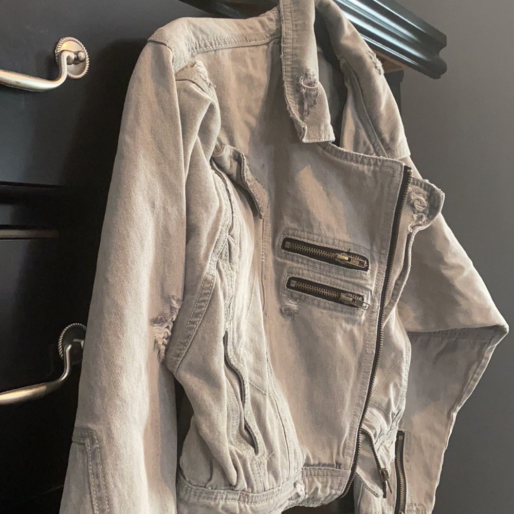 Jacket - Picture 3 of 4